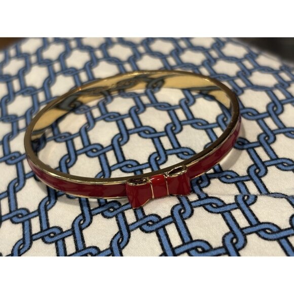 Kate Spade New York Take a Bow Red Enamel Gold Toned Bangle Bracelet Ribbon - Picture 2 of 4